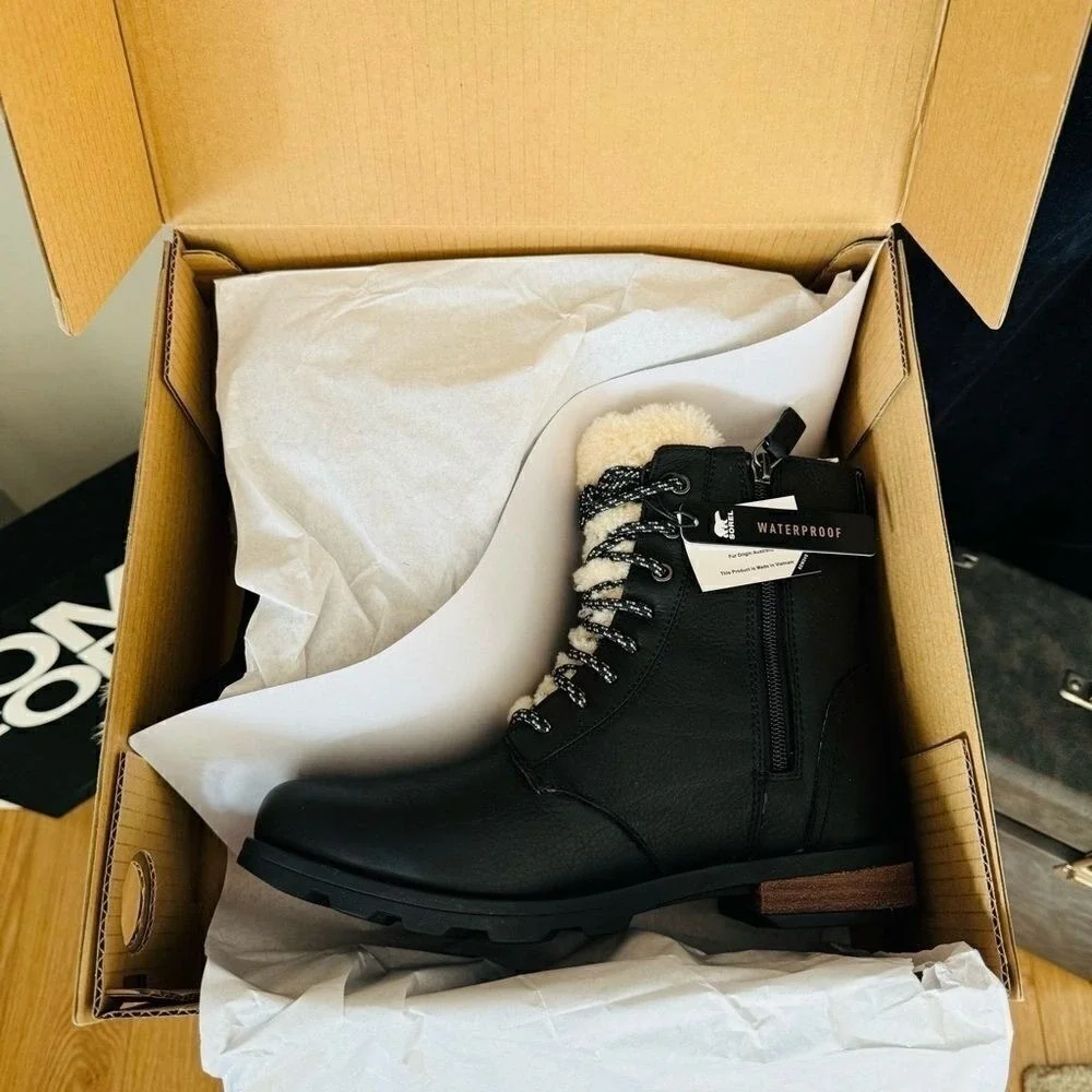 SOREL Emelie Genuine Shearling Lamb Fur Short Lace-Up Boot, Black, Size 8, NWT‎